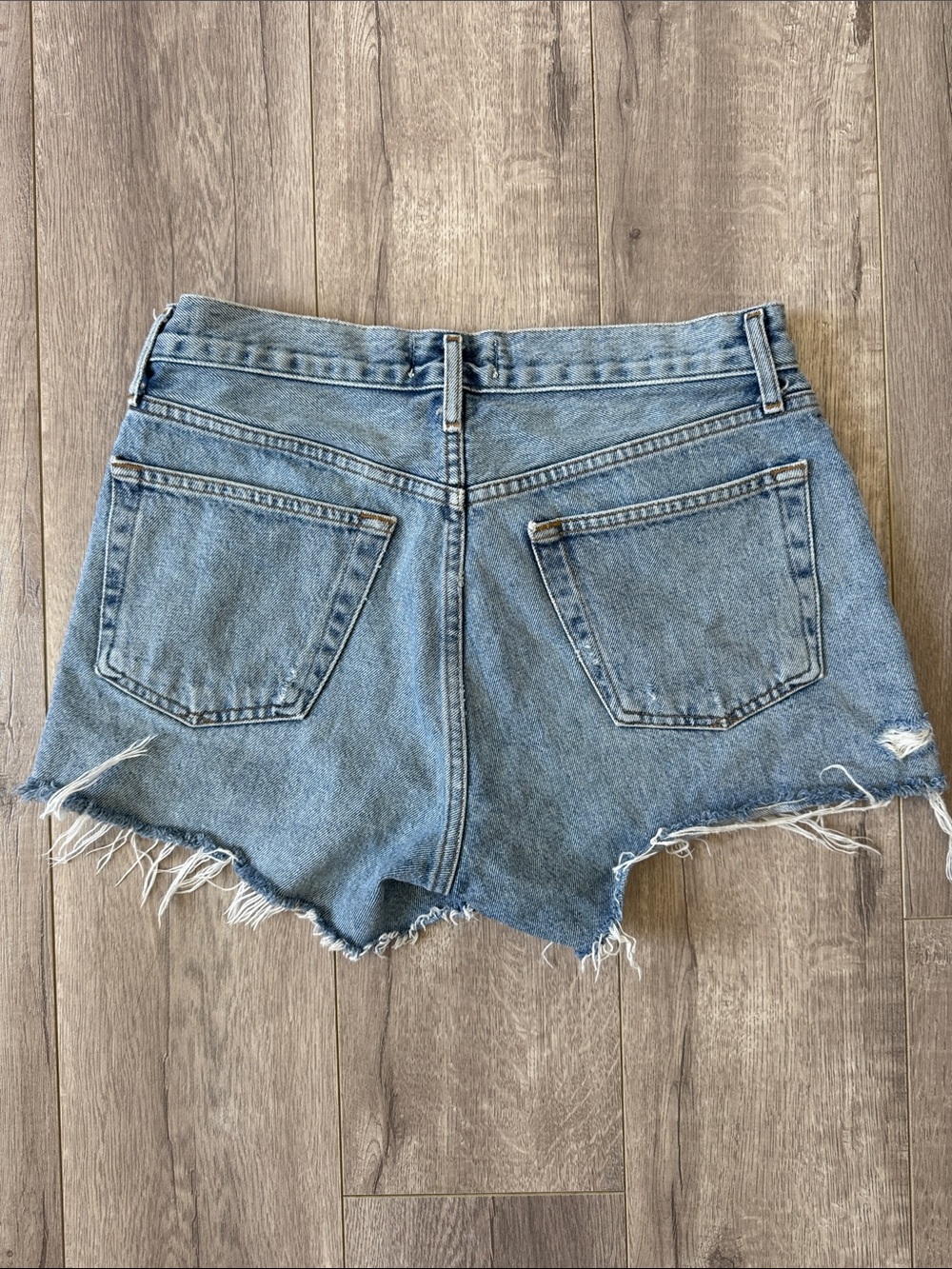 AGOLDE Parker Vintage Cutoff Organic Cotton Denim Shorts Size 26 Button Fly - Picture 6 of 7